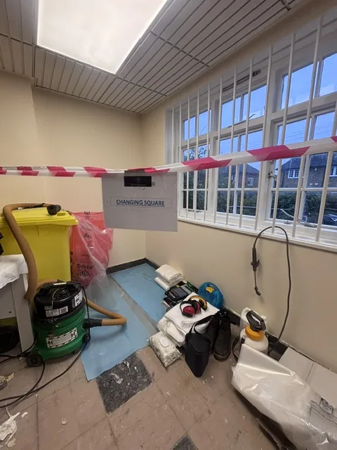 Asbestos floor tile and bitumen removal in Winchmore Hill